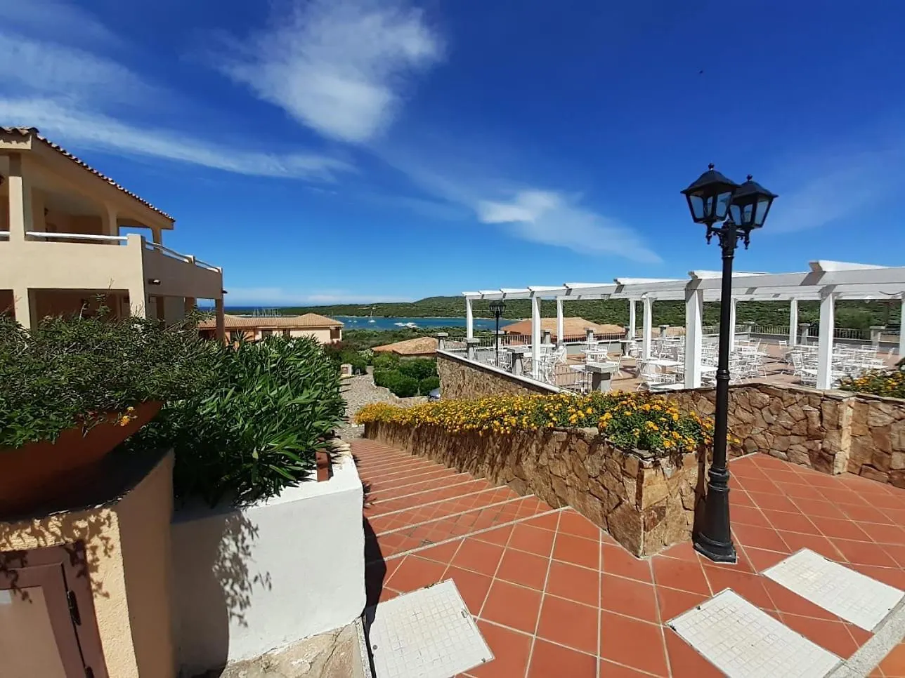 Baia De Bahas- Aure Lägenhet Marinella  Italien