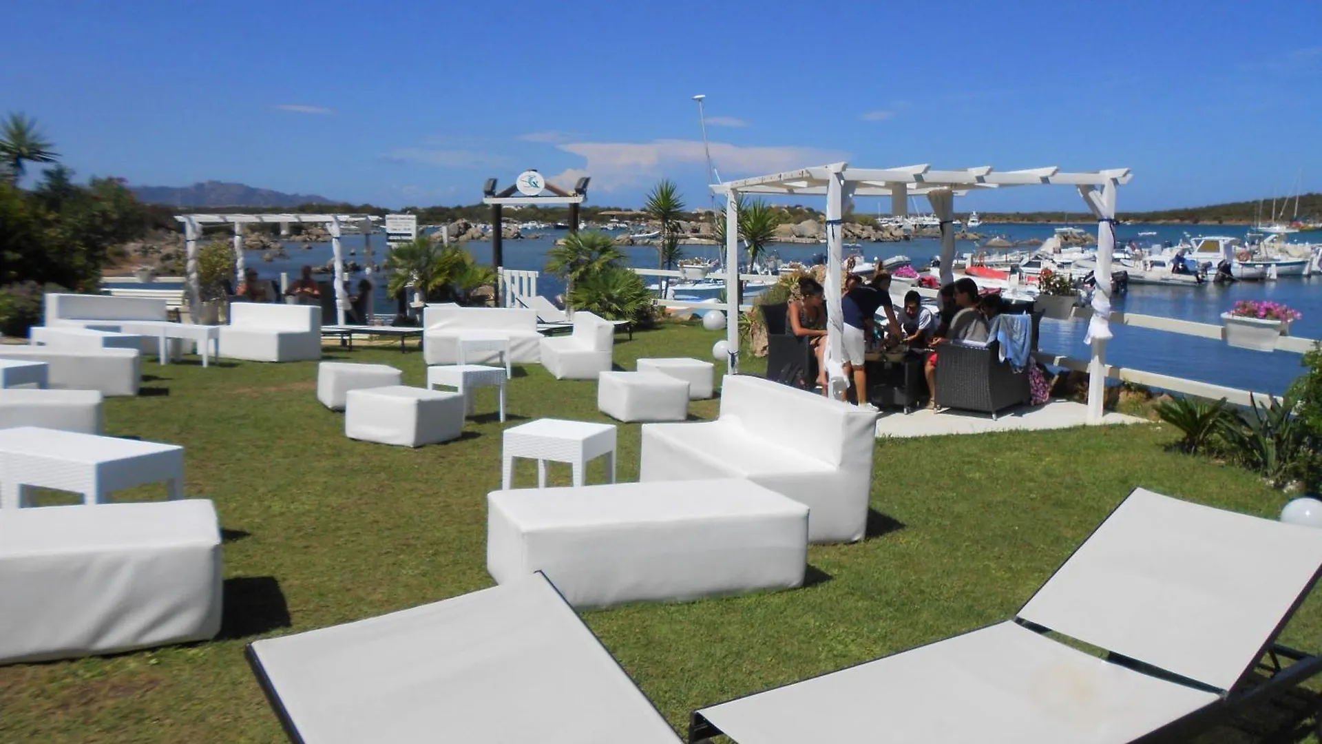 Baia De Bahas- Aure Apartment Marinella  Italy