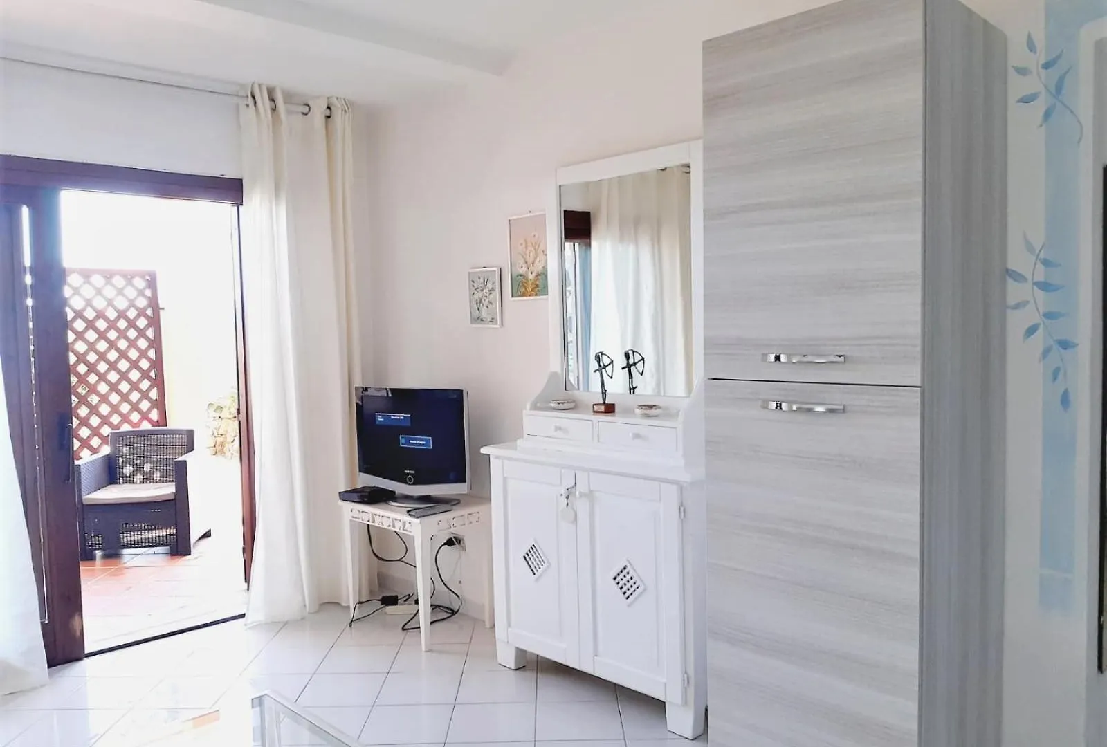 Baia De Bahas- Aure Apartment Marinella  Italy